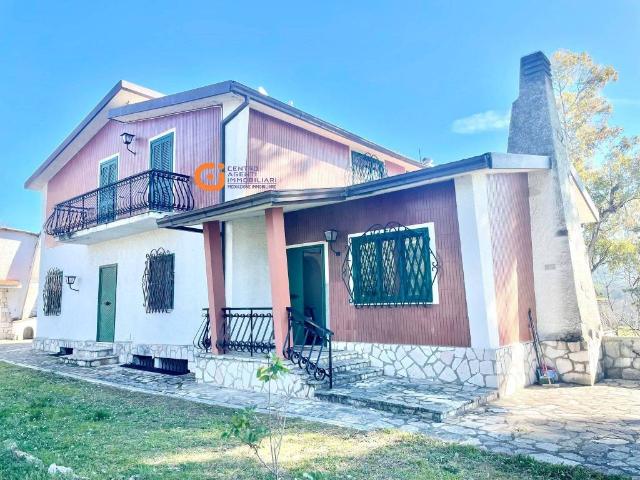 Villa Indipendente in vendita a Quattro Venti, Fara in Sabina