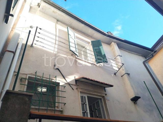 Villa Indipendente in vendita a Follo, La Spezia