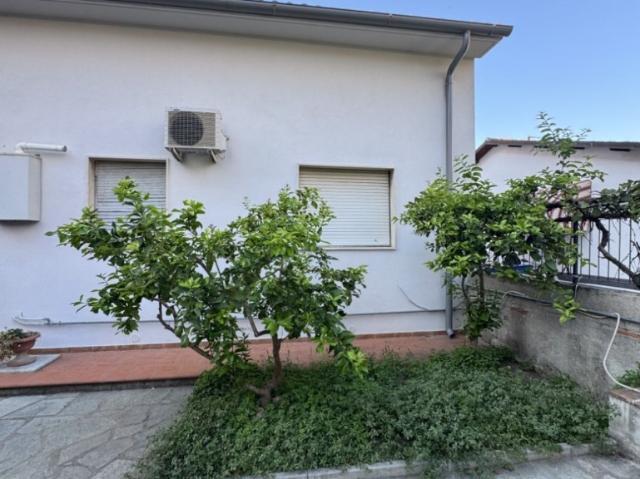 Villa Indipendente in vendita a Follonica, Toscana