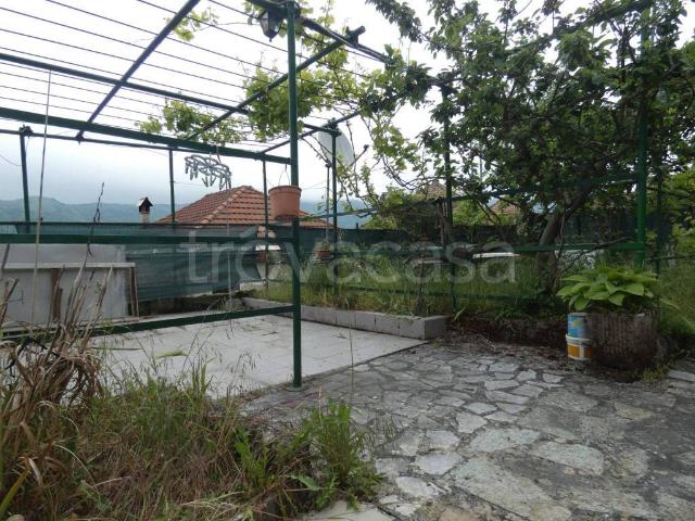 Villa Indipendente in vendita a Valbrevenna, Liguria