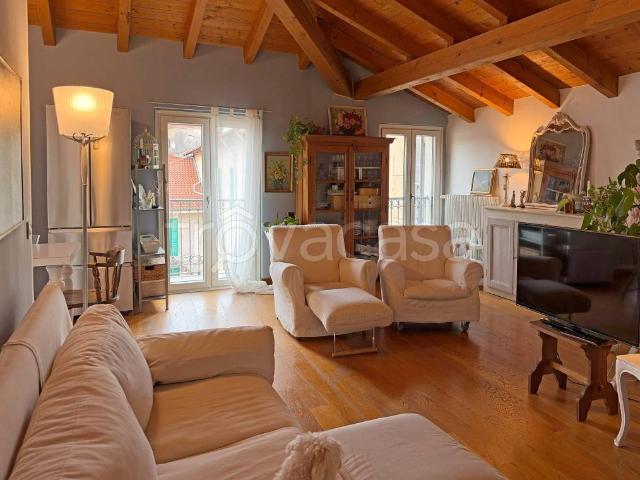 Villa Indipendente in vendita a Porta San Pietro, Galliate