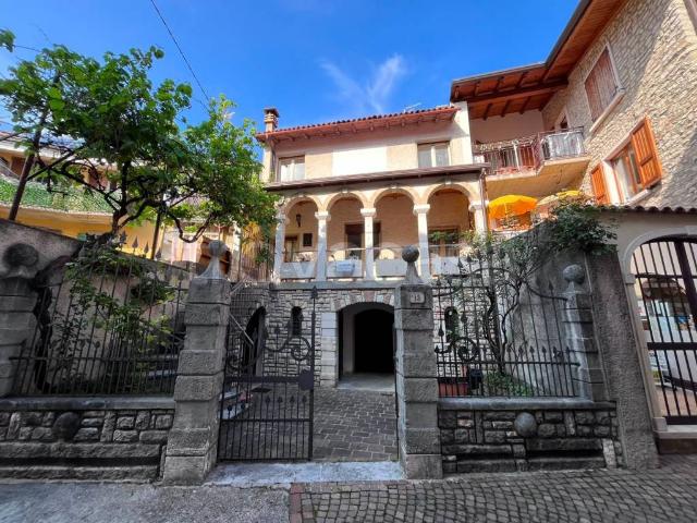 Villa Indipendente in vendita a Comunità Montana Parco Alto Garda bresciano, Tignale