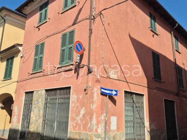 Villa Indipendente in vendita a Gavi, Alessandria