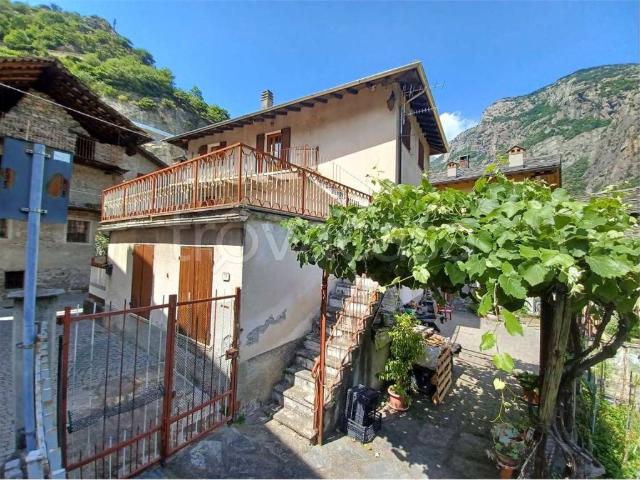 Villa Indipendente in vendita a Aosta