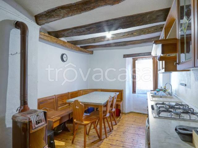 Villa Indipendente in vendita a Comunità Montana del Piambello, Lavena Ponte Tresa