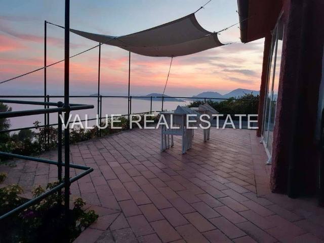 Villa Indipendente in vendita a La Serra, Lerici