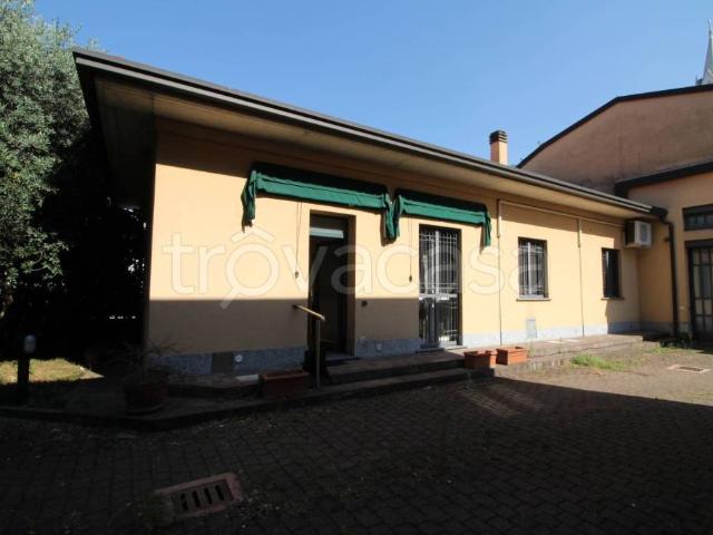 Villa Indipendente in vendita a Villaggio del Sole, Limbiate
