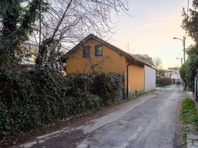 Villa Indipendente in vendita a Cascina Panceri, Lissone