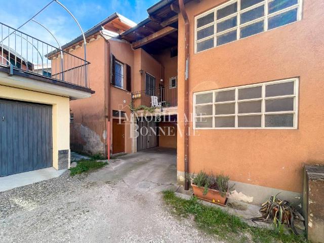 Villa Indipendente in vendita a Gurone, Malnate