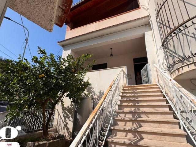 Villa Indipendente in vendita a Montagnareale, Sicilia