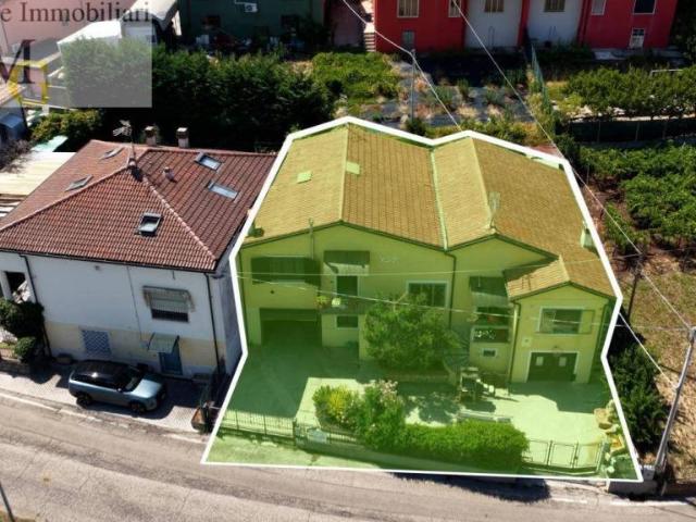 Villa Indipendente in vendita a Monteforte D'alpone, Veneto