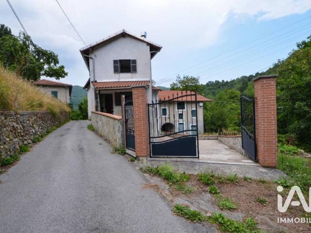 Villa Indipendente in vendita a Murialdo, Liguria