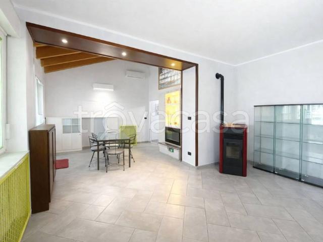 Villa Indipendente in vendita a Piemonte, Vercelli
