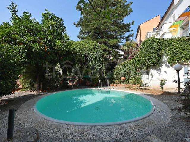 Villa Indipendente in vendita a Cava De' Tirreni, Campania