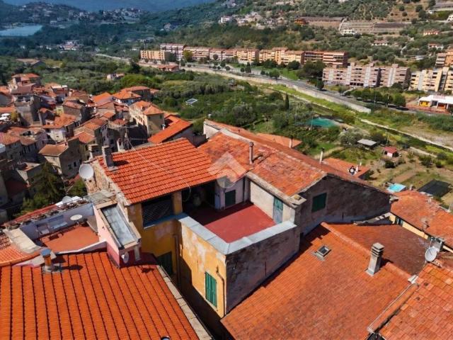 Villa Indipendente in vendita a Poggi Superiore, Imperia