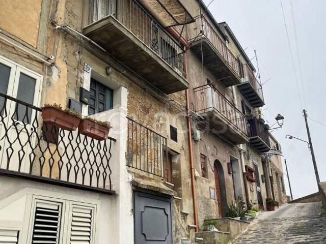 Villa Indipendente in vendita a Monte, Piazza