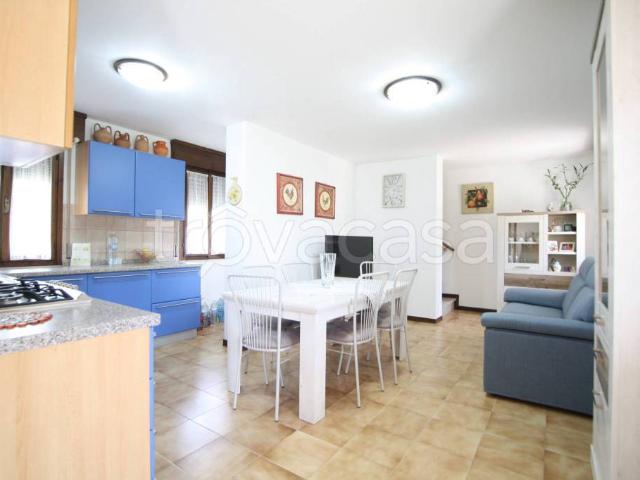 Villa Indipendente in vendita a Portogruaro, Veneto