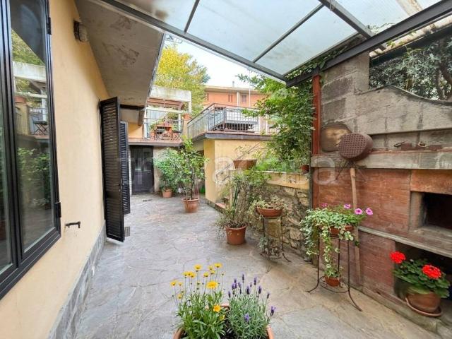 Villa Indipendente in vendita a La Foresta, Prato