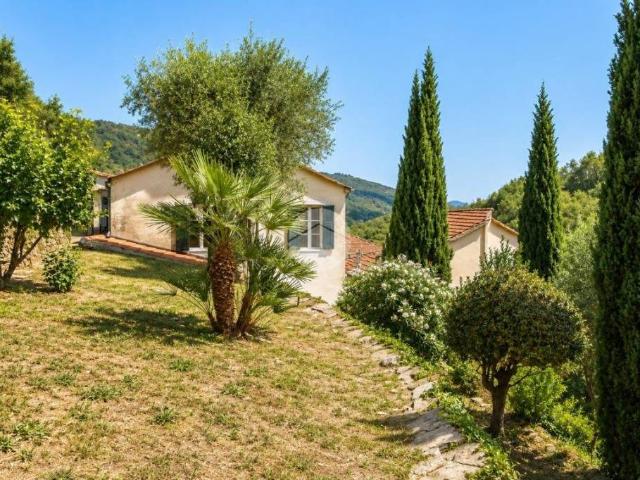 Villa Indipendente in vendita a Prelà, Liguria
