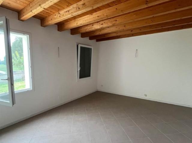 Villa Indipendente in vendita a Quistello, Lombardia