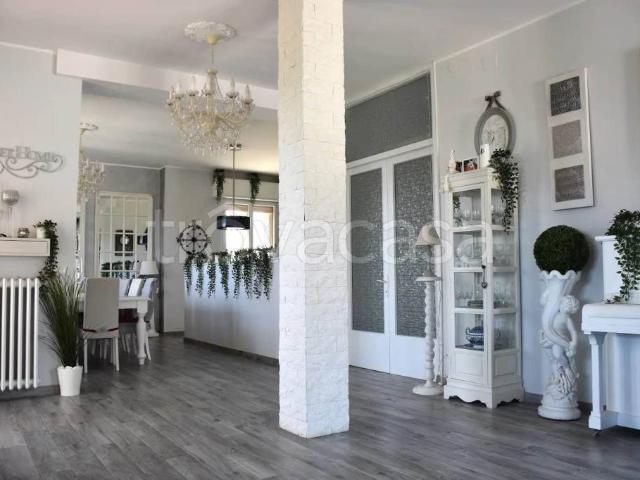Villa Indipendente in vendita a Santa Croce, Marche
