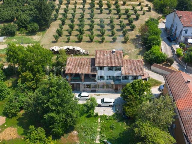 Villa Indipendente in vendita a Piemonte, Asti