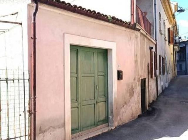 Villa Indipendente in vendita a Torre De' Passeri, Abruzzo