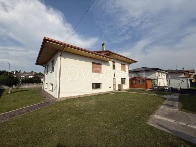 Villa Indipendente in vendita a Trevignano, Veneto