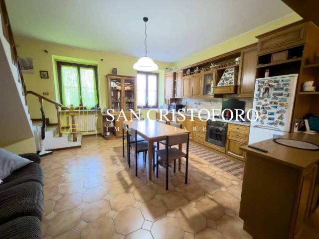 Villa Indipendente in vendita a Uboldo, Lombardia