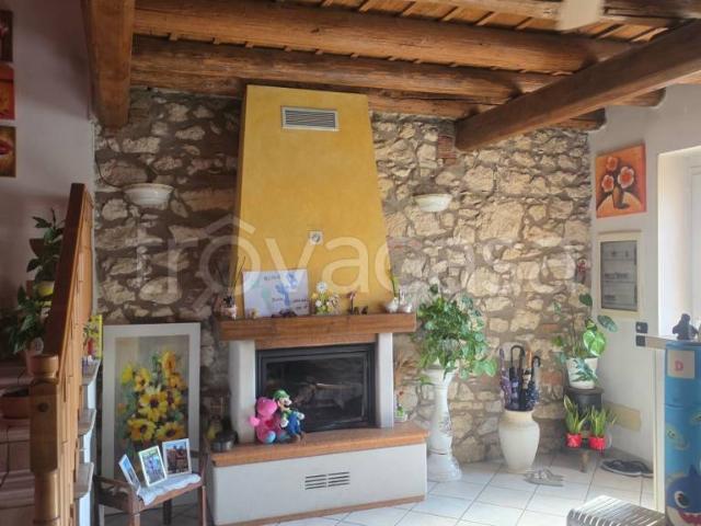 Villa Indipendente in vendita a Brenzone, Veneto