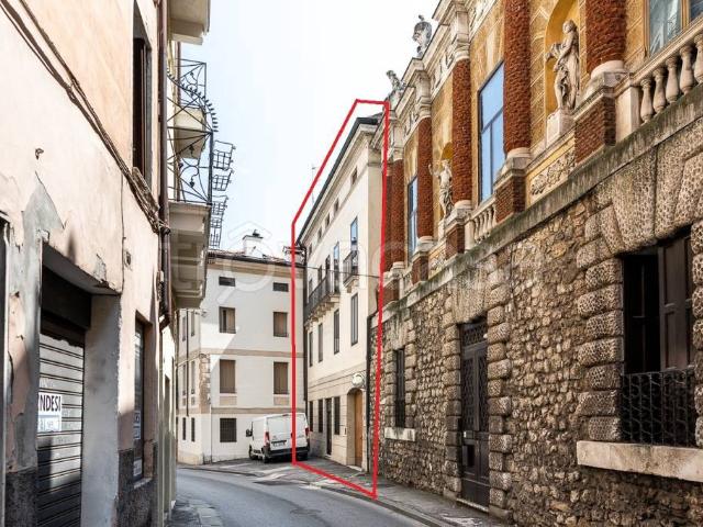 Villa Indipendente in vendita a Santa Caterina, Vicenza