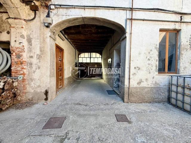 Villa Indipendente in vendita a Parabiago, Lombardia