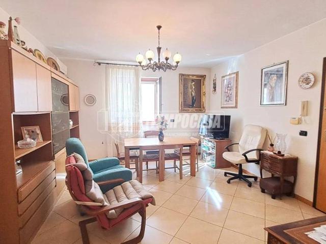 Villa Indipendente in vendita a Adelfia, Bari