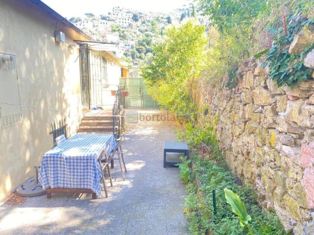 Villa Indipendente in vendita a Levante, Serra Riccò