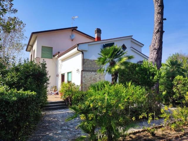 Villa Indipendente in vendita a Minturno, Lazio