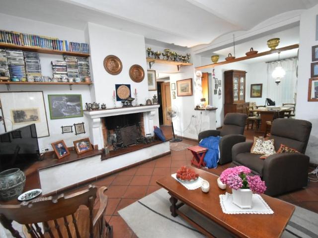 Villa Indipendente in vendita a Vecchiano, Toscana
