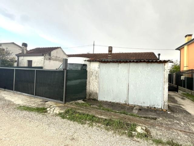 Villa Indipendente in vendita a Adria, Veneto