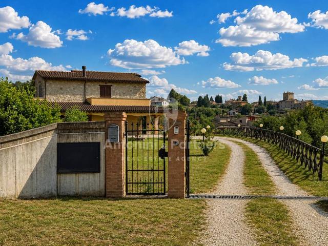 Rustico in vendita a Izzalini, Umbria