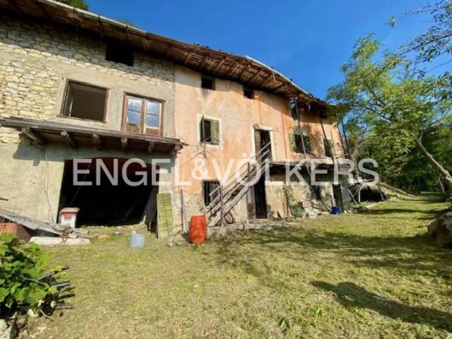 Rustico in vendita a Castellano, Villa Lagarina