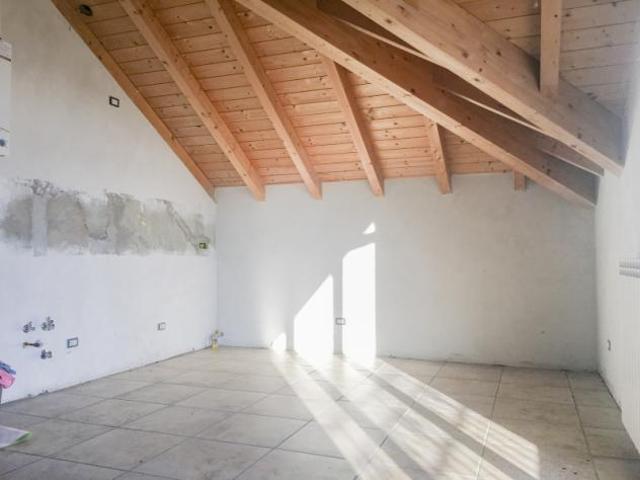 Appartamento in vendita a Gemonio, Varese