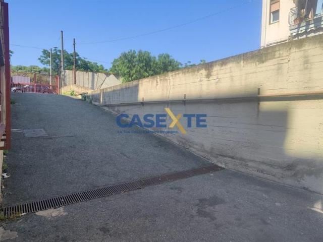 Capannone in vendita a Catania, Sicilia