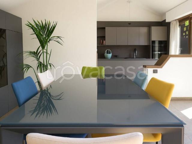 Attico in vendita a Cazzaniga, Monza