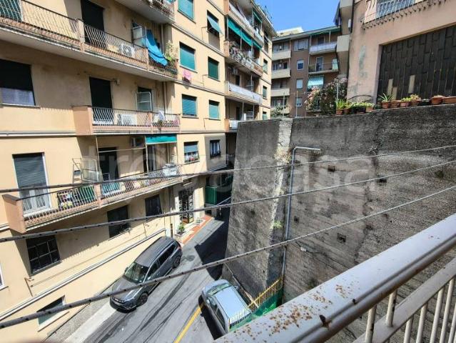 Monolocale in vendita a Centro Est, Serra Riccò