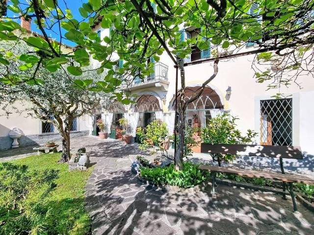 Palazzo in vendita a Ranzanico, Lombardia