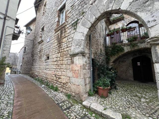 Palazzo in vendita a Veroli, Lazio