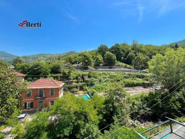 Appartamento in vendita a Media Val Bisagno, Serra Riccò