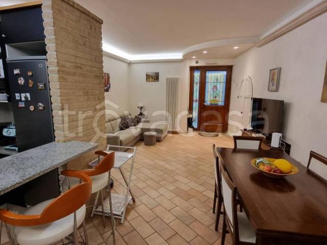 Appartamento in vendita a Pesaro, Pesaro E Urbino