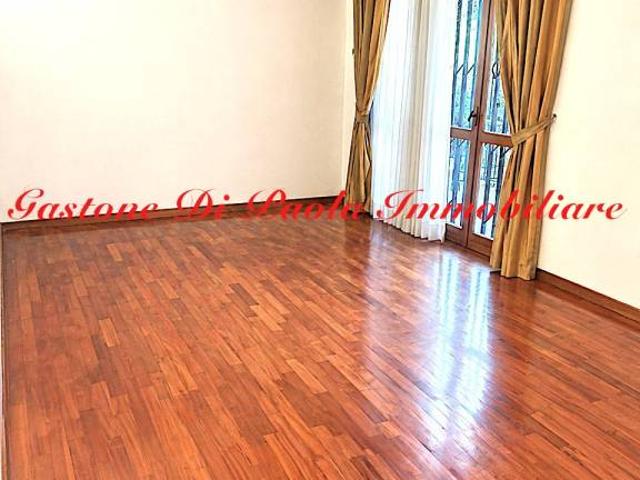 Appartamento in vendita a Saronno, Lombardia
