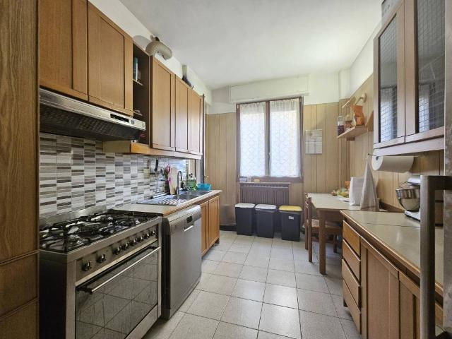 Appartamento in vendita a Vanzago, Lombardia