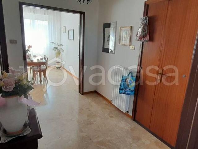 Appartamento in vendita a Vallemiano, Marche